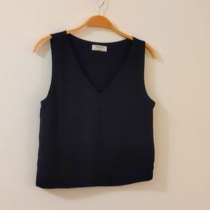 Aritzia Babaton black V neck vest tank XS